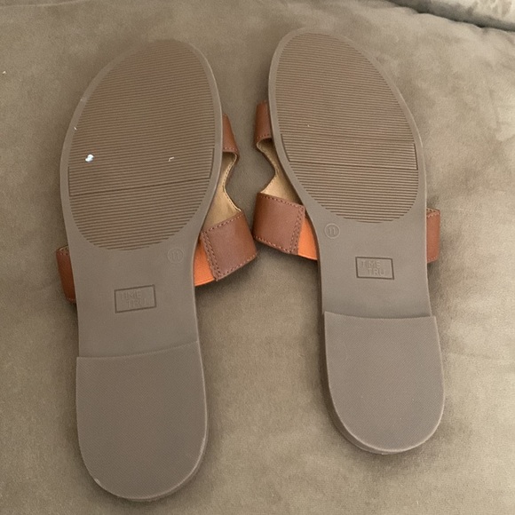 Time and tru brown memory foam sandal size 11 - Picture 3 of 4
